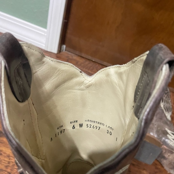 Embroidered Brown Heeled Boots - Picture 4 of 5